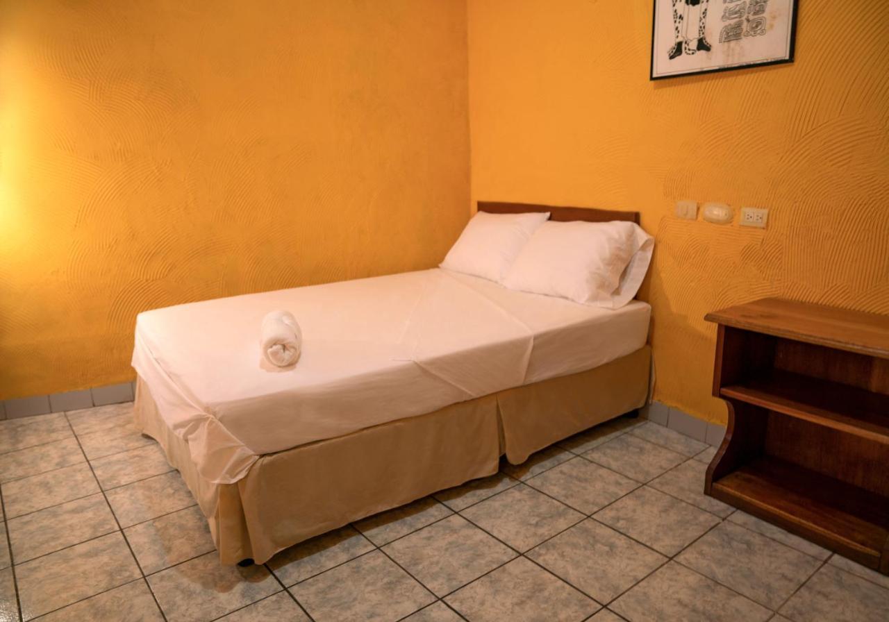 Natz Hotel Flores Exterior photo